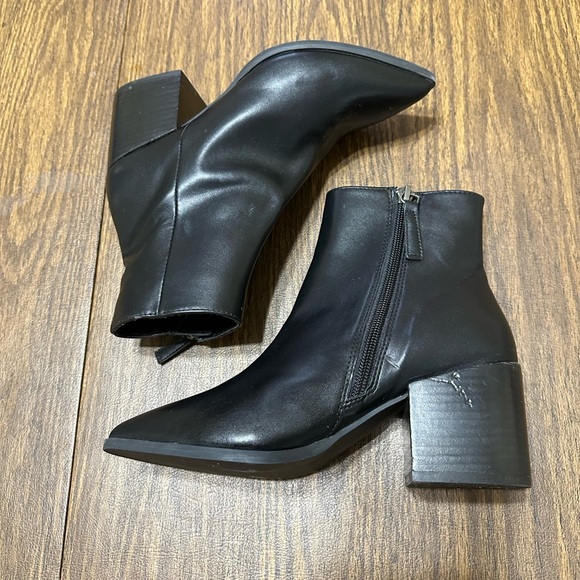 Linea Paolo Sadie Block Heel Bootie, Black, Size 4.5 - Picture 7 of 11